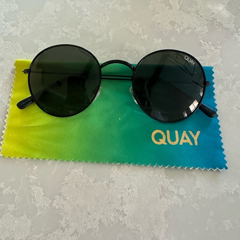 Quay Australia Mod Star Sleek Black Sunglasses